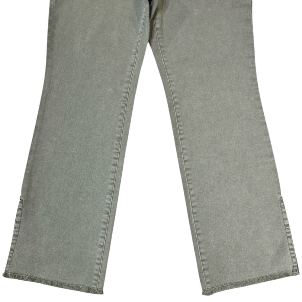 Tommy Bahama Sea Glas Denim High Rise Kicklflare Jeans - Picture 5 of 16